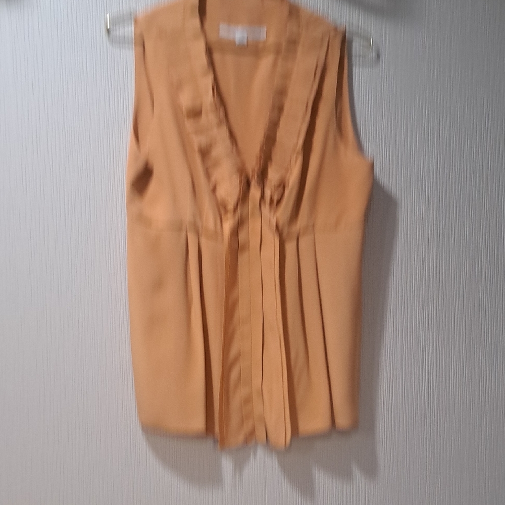 Elegant Sandra Angelozzi Sleeveless Top in Tan